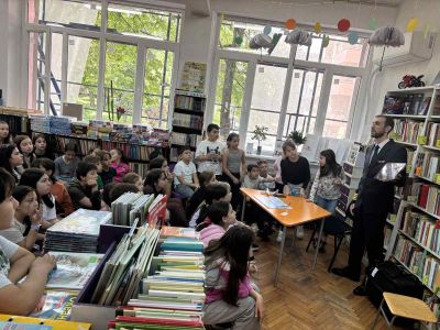 Полет към света на авиацията в училищната библиотека 2
