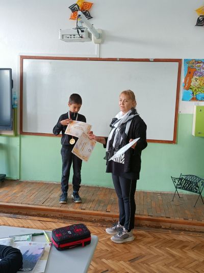  Златни медали и грамоти на нашите ученици спечелили призови места на състезанието -Математика без граници. 10