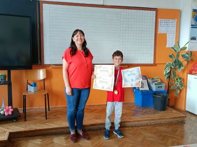  Златни медали и грамоти на нашите ученици спечелили призови места на състезанието -Математика без граници. 4
