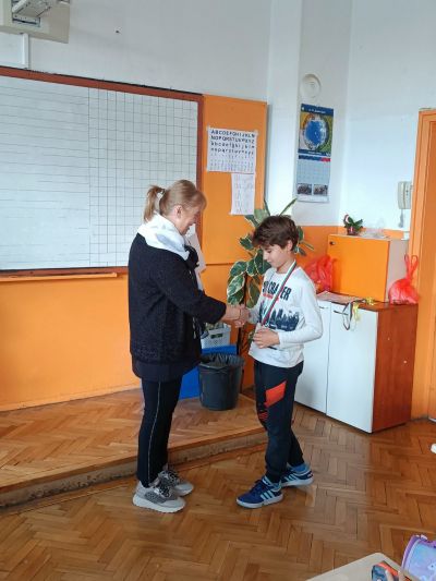  Златни медали и грамоти на нашите ученици спечелили призови места на състезанието -Математика без граници. 5